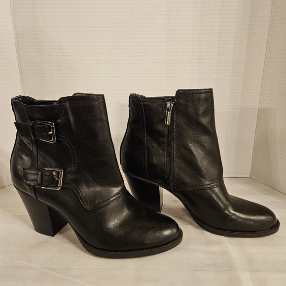 Women's Bandolino Ankle Boots - Picture 2 of 5
